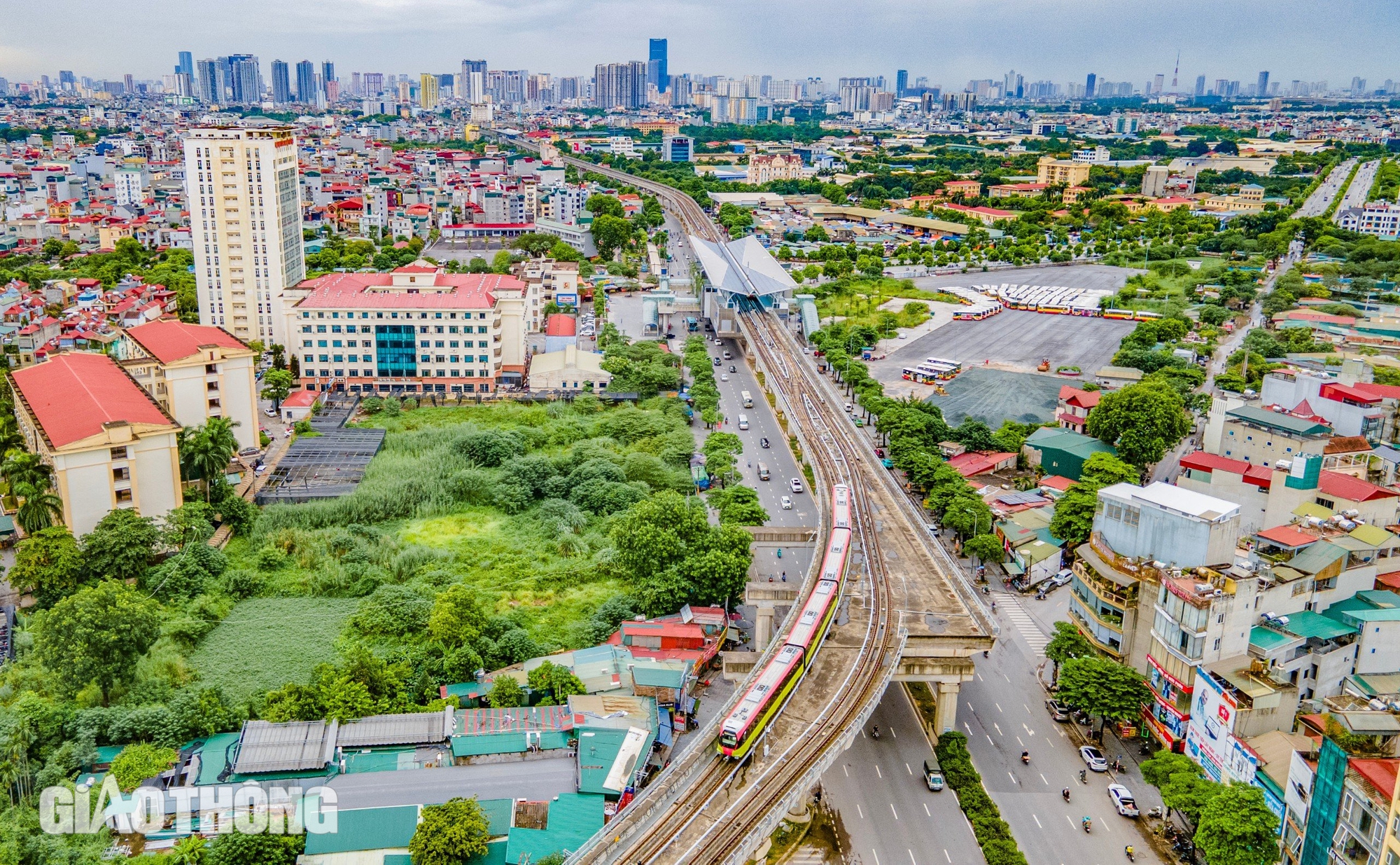 Metro Nhổn - ga H&agrave; Nội vẫn "&aacute;n binh bất động" d&ugrave; đ&atilde; qu&aacute; giờ G- Ảnh 2.