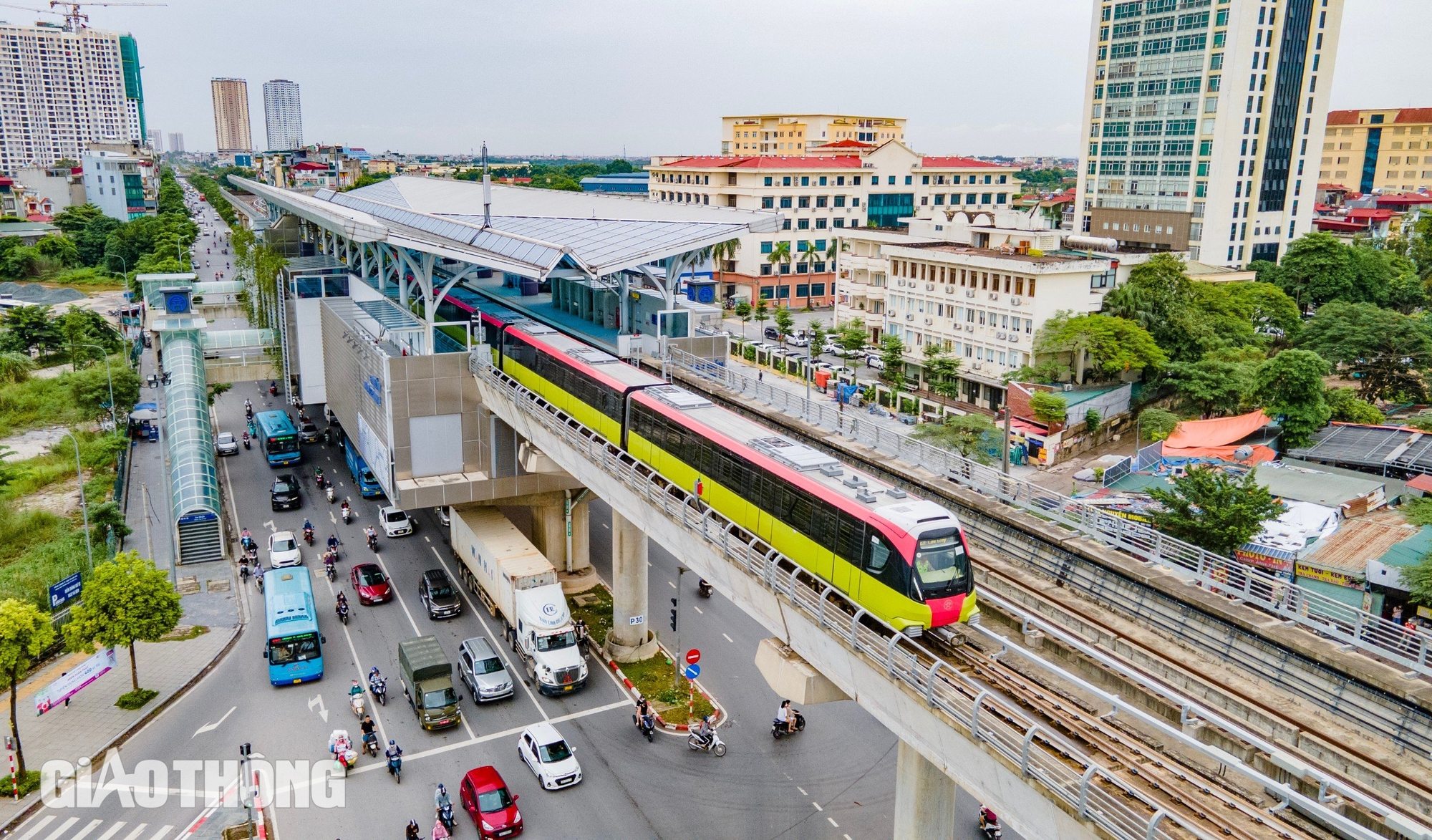 Metro Nhổn - ga H&agrave; Nội vẫn "&aacute;n binh bất động" d&ugrave; đ&atilde; qu&aacute; giờ G- Ảnh 14.