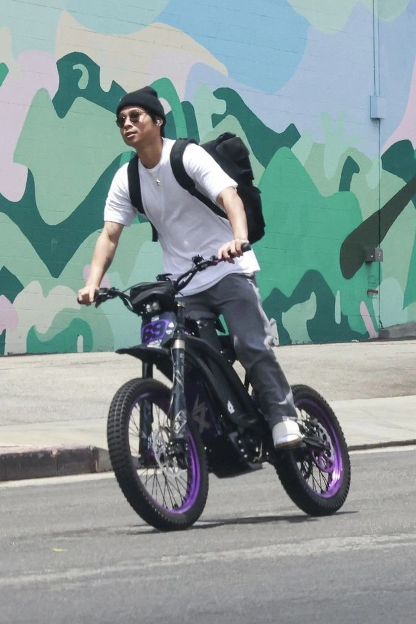 Con trai gốc Việt của Angelina Jolie gặp tai nạn giao thông: Sức khỏe giờ ra sao?- Ảnh 2. Con trai gốc Việt của Angelina Jolie gặp tai nạn giao thông: Sức khỏe giờ ra sao?- Ảnh 2.