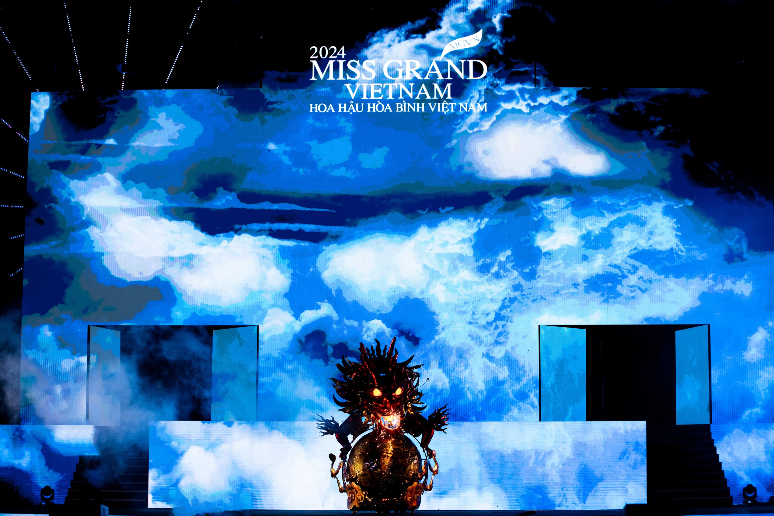 Bùng nổ đêm Trang phục văn hóa dân tộc tại Miss Grand Vietnam 2024- Ảnh 23. Bùng nổ đêm Trang phục văn hóa dân tộc tại Miss Grand Vietnam 2024- Ảnh 23.