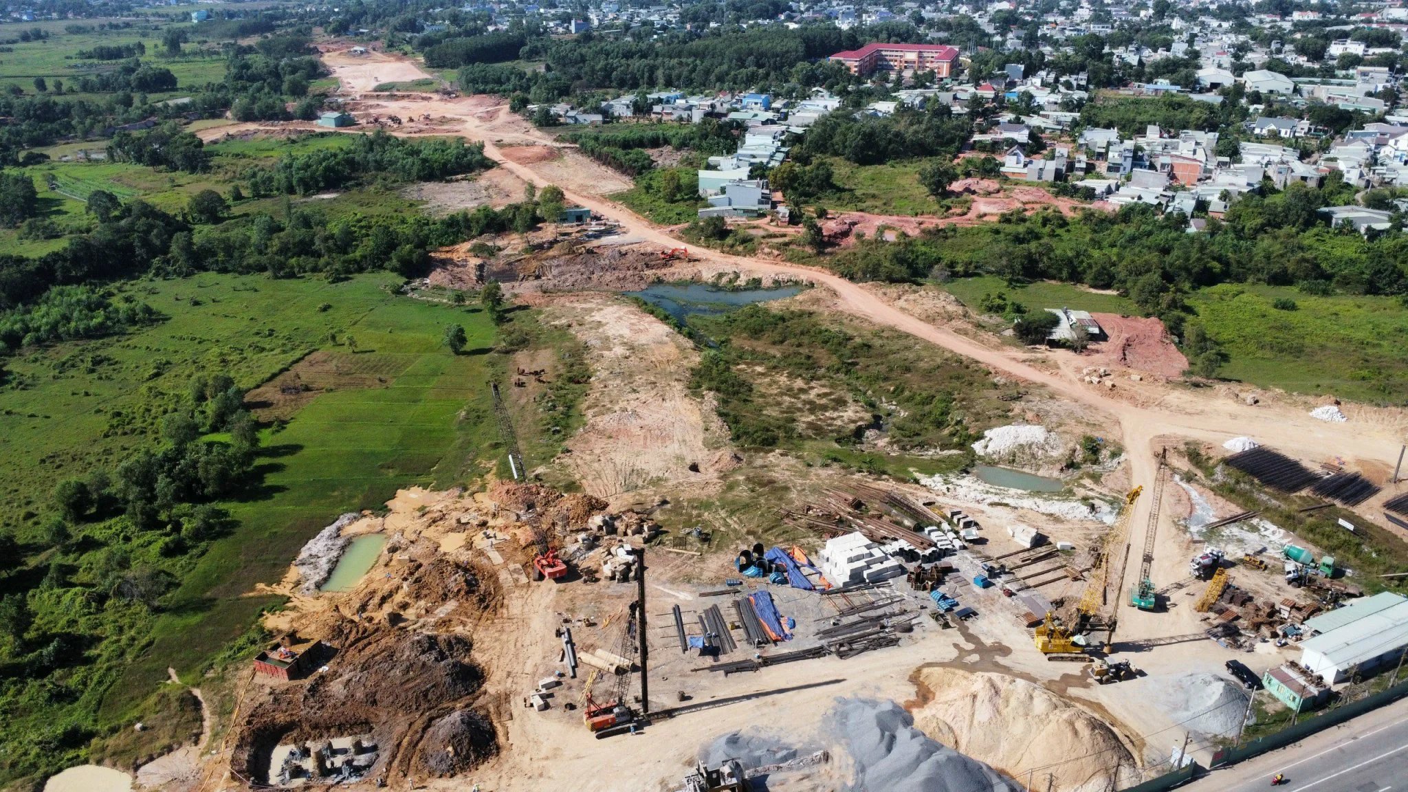 Dự &aacute;n đường V&agrave;nh đai 3 TP.HCM gặp kh&oacute; v&igrave; thiếu c&aacute;t x&acirc;y nền- Ảnh 1.