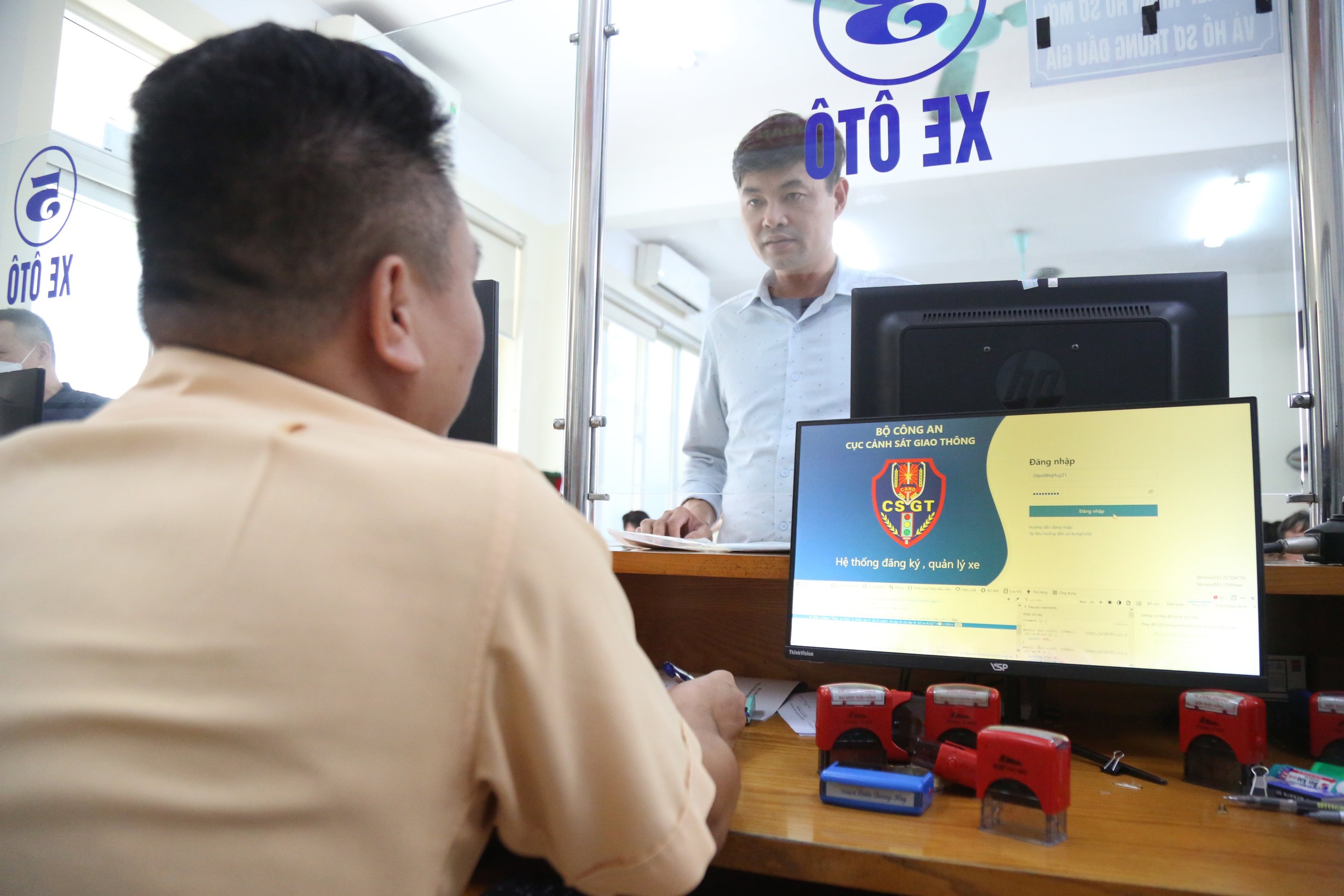 Người d&acirc;n cần chuẩn bị g&igrave; khi ngồi nh&agrave; đăng k&yacute; xe từ ng&agrave;y 1/8?- Ảnh 3.