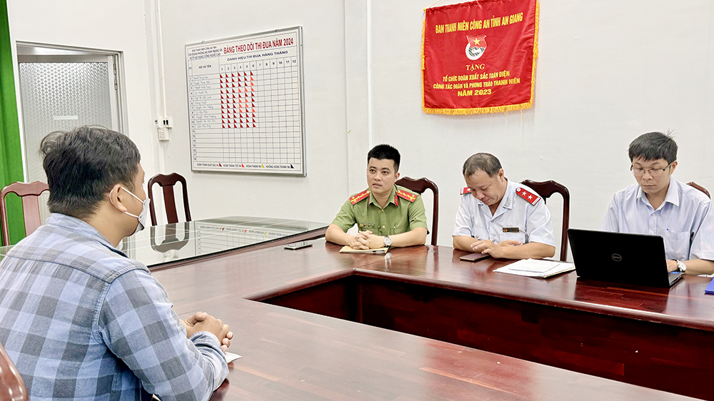 Phạt 2 người đ&agrave;n &ocirc;ng ở An Giang đăng video sai sự thật li&ecirc;n quan &ocirc;ng Th&iacute;ch Minh Tuệ- Ảnh 1.