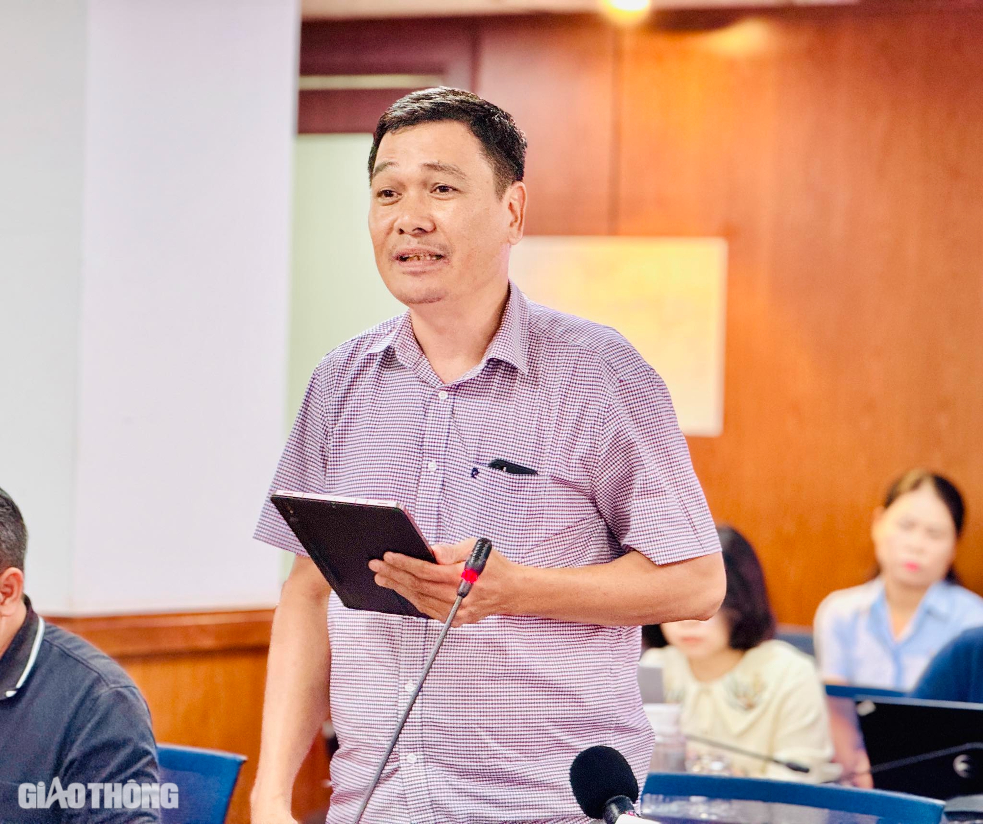 Sẽ th&iacute; điểm ứng dụng c&ocirc;ng nghệ để xử l&yacute; vi phạm xe d&ugrave;, bến c&oacute;c- Ảnh 1.