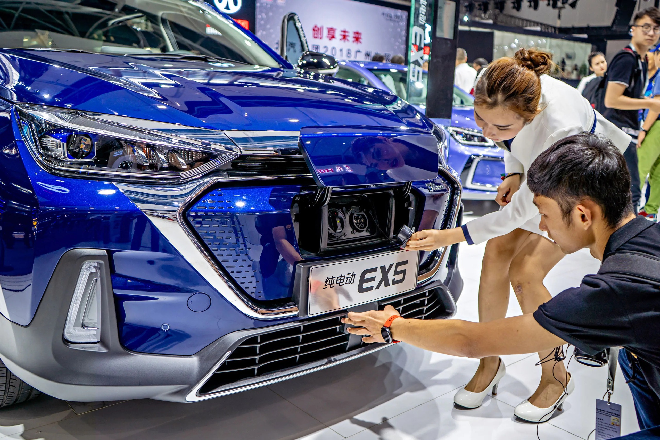 Ủy ban ch&acirc;u &Acirc;u ch&iacute;nh thức ra quyết định &aacute;p thuế mạnh mẽ đối với xe điện chạy bằng pin (BEV) sản xuất tại Trung Quốc, c&oacute; hiệu lực từ ng&agrave;y 5/7. (Ảnh: Fortune)