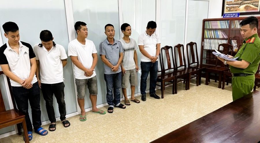 Ph&aacute; đường d&acirc;y c&aacute; độ b&oacute;ng đ&aacute; qua mạng gần 100 tỷ giữa m&ugrave;a Euro- Ảnh 2.