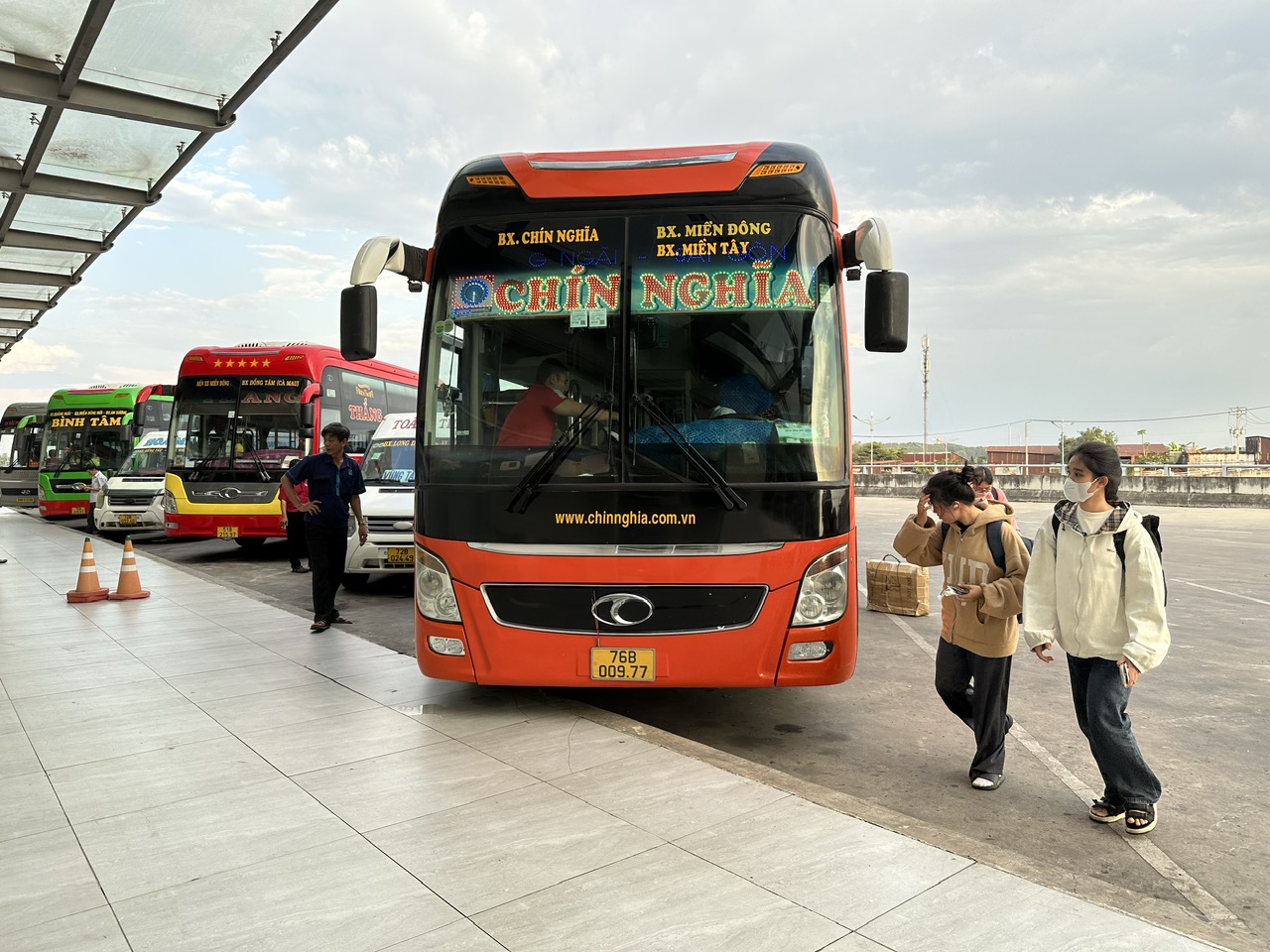 V&igrave; sao TP.HCM di dời 11 tuyến xe kh&aacute;ch từ Bến xe Miền Đ&ocirc;ng cũ sang bến mới?- Ảnh 1.
