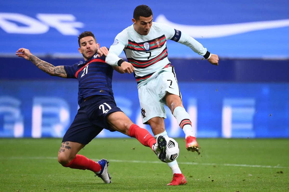 Đối đầu Bồ Đ&agrave;o Nha vs Ph&aacute;p: Lịch sử gọi t&ecirc;n &ldquo;G&agrave; trống&rdquo;- Ảnh 1.