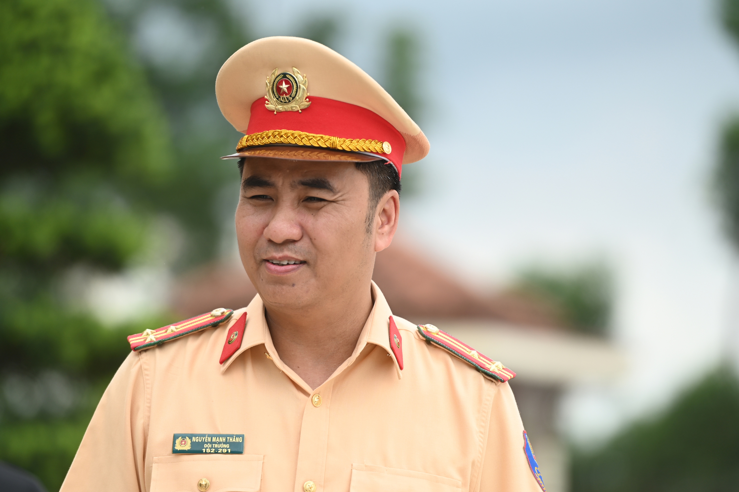 T&agrave;i xế bất ngờ khi lần đầu bị CSGT giữ bằng l&aacute;i qua VNeID, trả giấy tờ gốc- Ảnh 9.