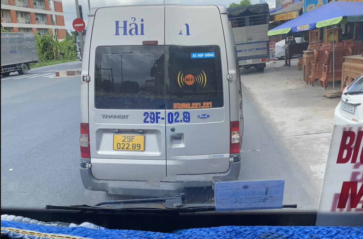 B&aacute;o động t&igrave;nh trạng x&ocirc; x&aacute;t do tranh gi&agrave;nh kh&aacute;ch giữa c&aacute;c nh&agrave; xe- Ảnh 5.