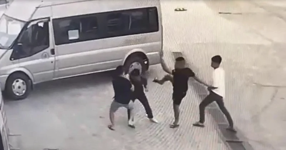 B&aacute;o động t&igrave;nh trạng x&ocirc; x&aacute;t do tranh gi&agrave;nh kh&aacute;ch giữa c&aacute;c nh&agrave; xe- Ảnh 8.