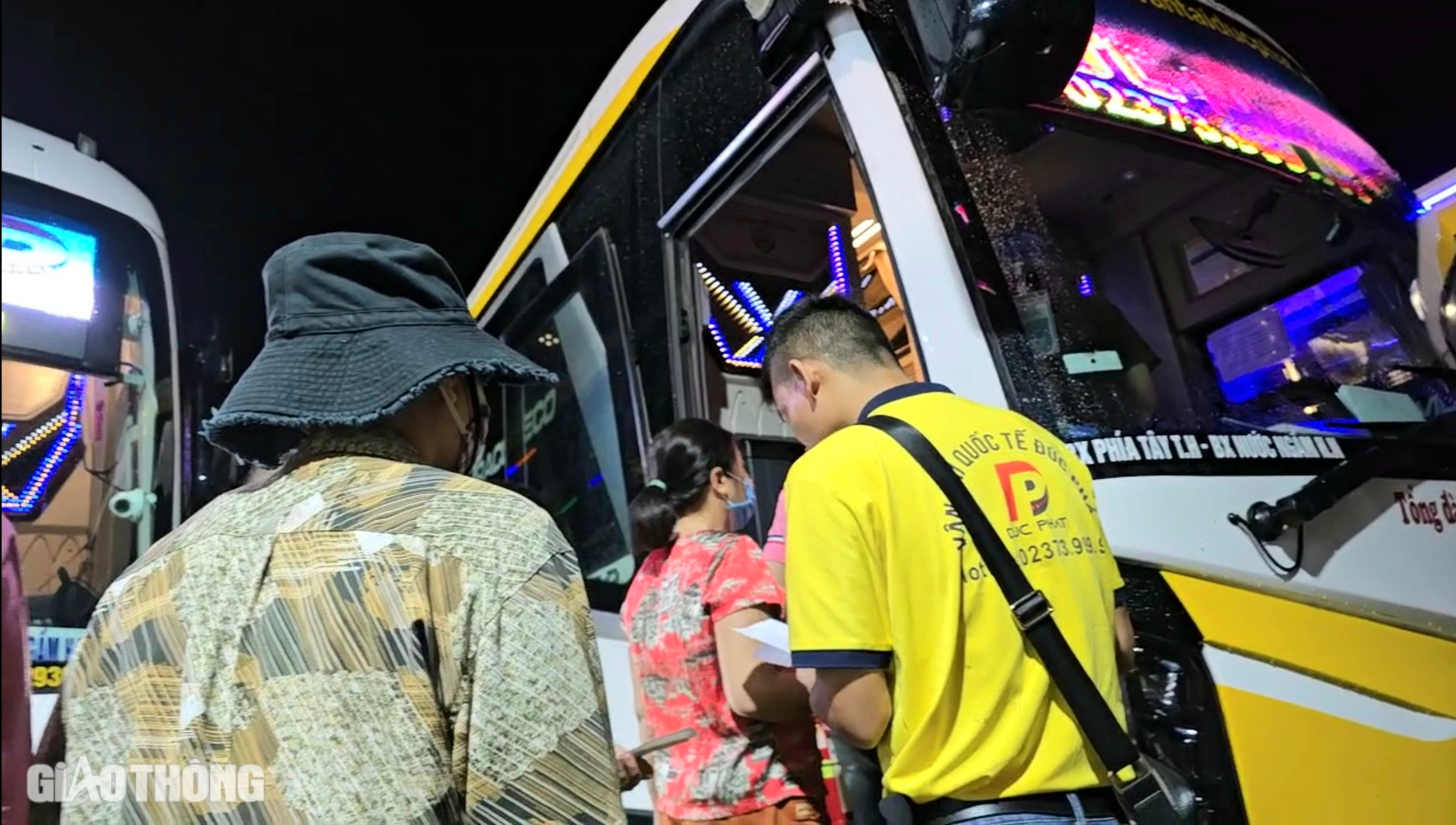 B&aacute;t nh&aacute;o vận tải kh&aacute;ch Thanh H&oacute;a - H&agrave; Nội: Gi&aacute;m đốc Sở GTVT y&ecirc;u cầu khẩn trương xử l&yacute;- Ảnh 2.