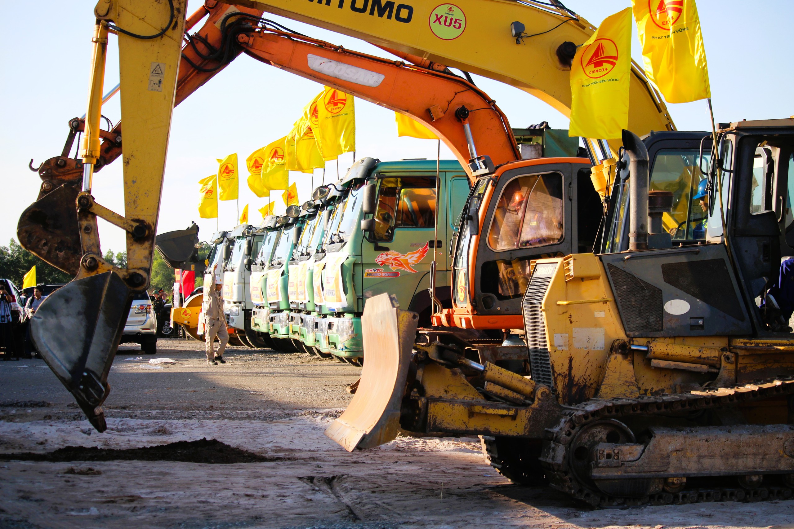 Ph&oacute; thủ tướng: Cảng h&agrave;ng kh&ocirc;ng l&agrave; bệ ph&oacute;ng để Quảng Trị cất c&aacute;nh bay cao- Ảnh 6.