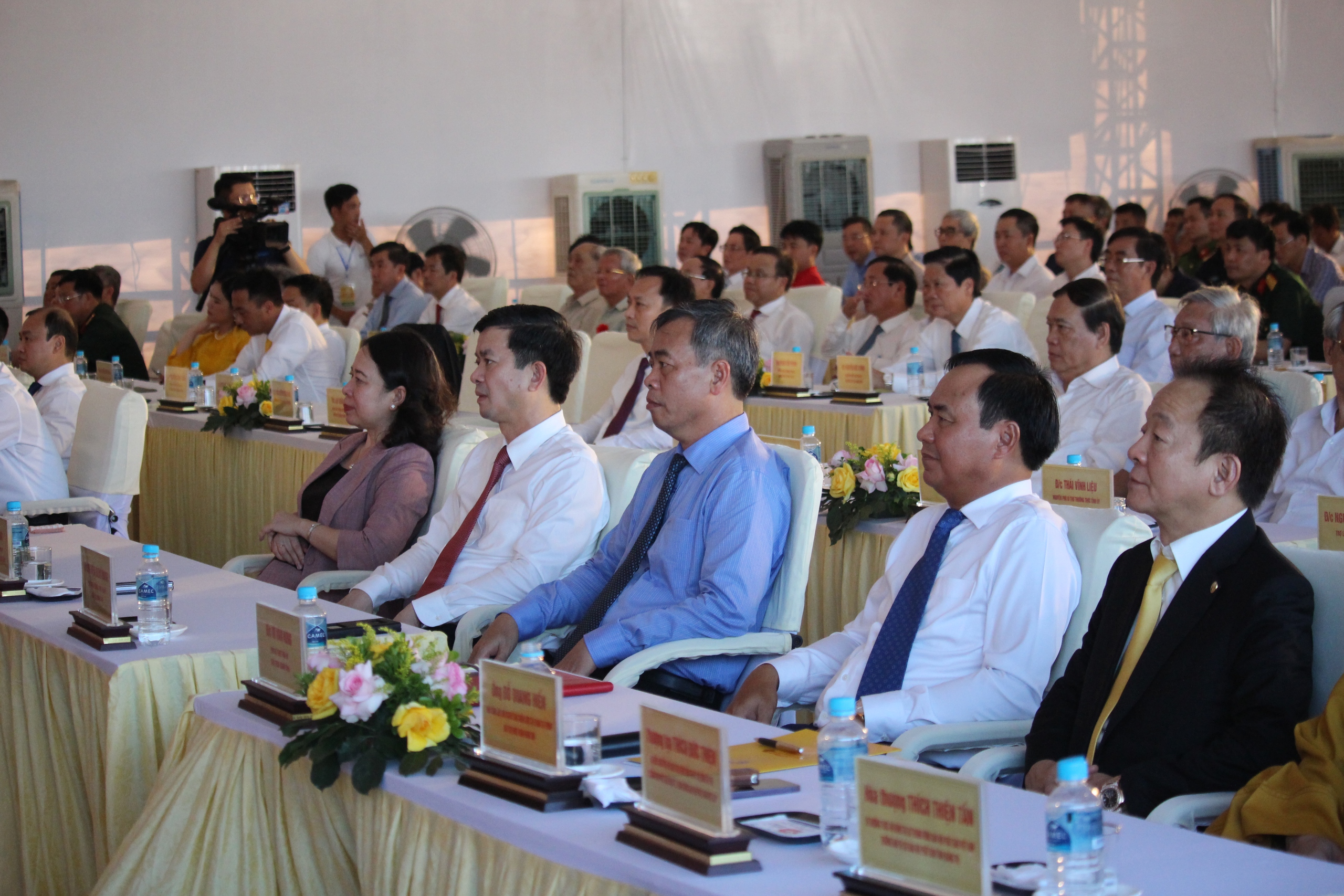 Ph&oacute; thủ tướng: Cảng h&agrave;ng kh&ocirc;ng l&agrave; bệ ph&oacute;ng để Quảng Trị cất c&aacute;nh bay cao- Ảnh 2.