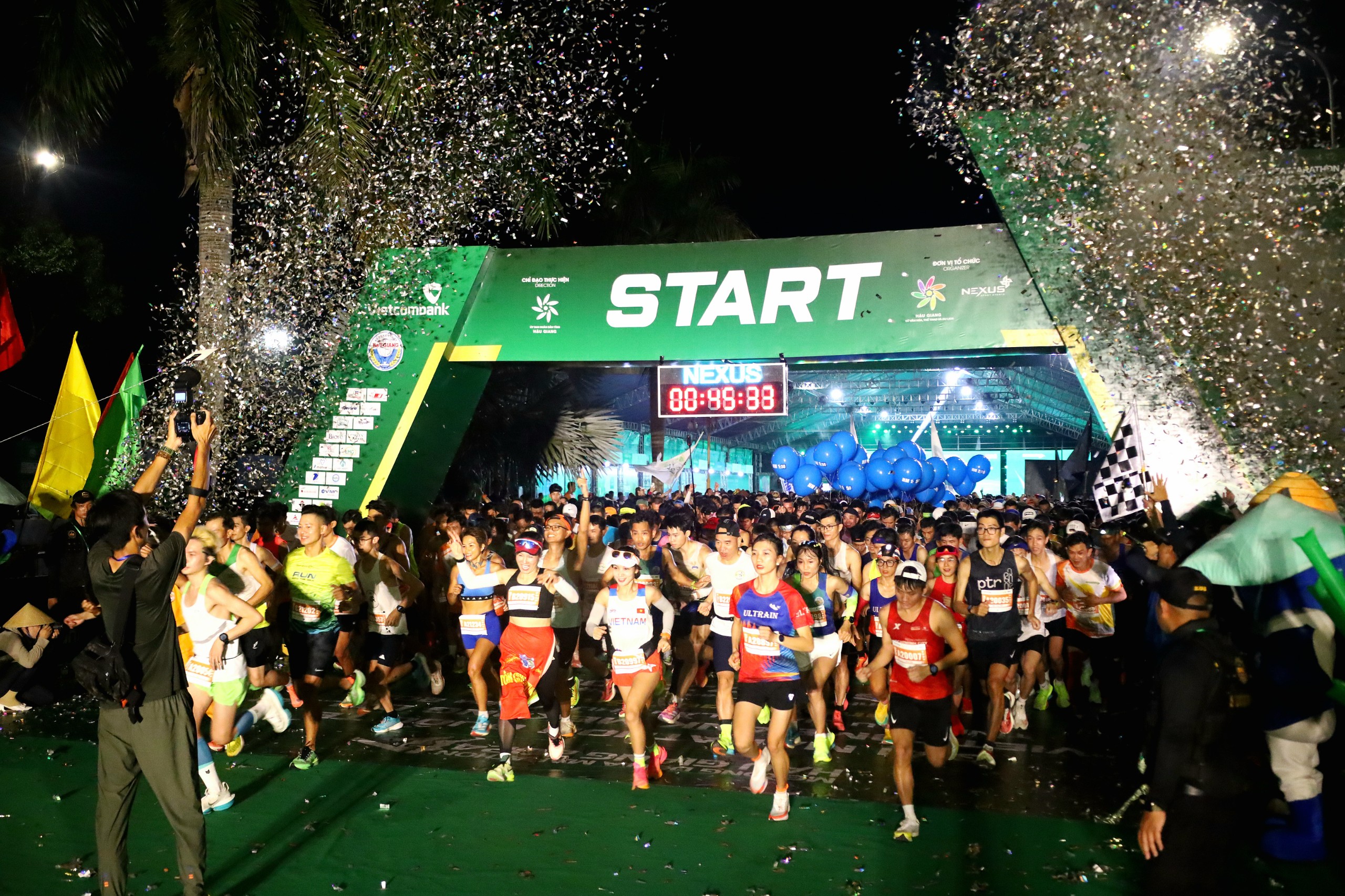 S&ocirc;i nổi tranh t&agrave;i tại Marathon quốc tế Vietcombank Mekong Delta tỉnh Hậu Giang lần thứ 5- Ảnh 2.