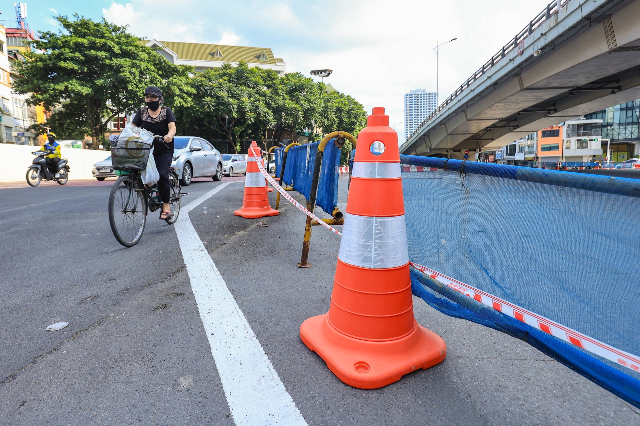 R&agrave;o chắn gầm cầu vượt Nguyễn Ch&iacute; Thanh thi c&ocirc;ng ga ngầm metro Nhổn - ga H&agrave; Nội- Ảnh 11.