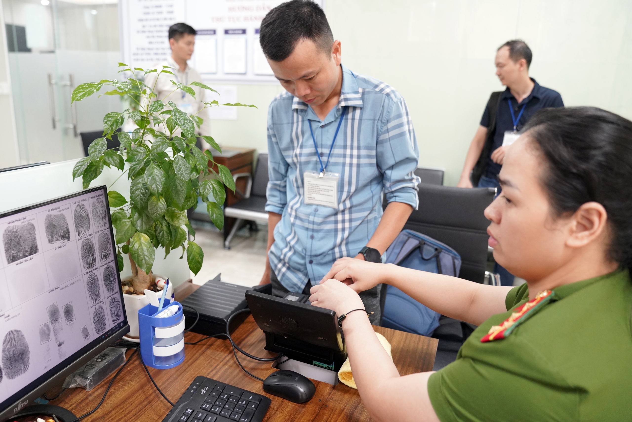 Nghe điện thoại người lạ để c&agrave;i đặt dịch vụ c&ocirc;ng, người phụ nữ mất 1,5 tỷ đồng - Ảnh 1.