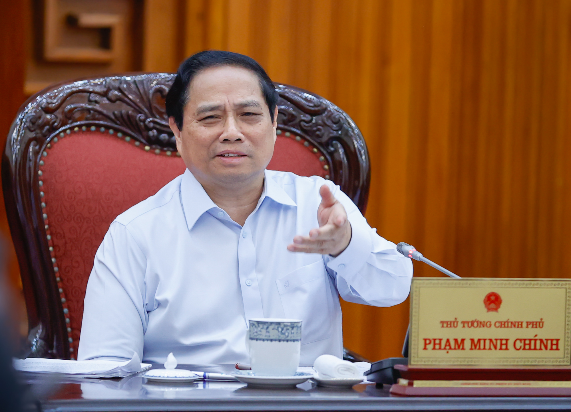Thủ tướng: R&agrave; so&aacute;t, t&igrave;m vướng mắc để "trị bệnh" tr&igrave; trệ của c&aacute;n bộ- Ảnh 1.