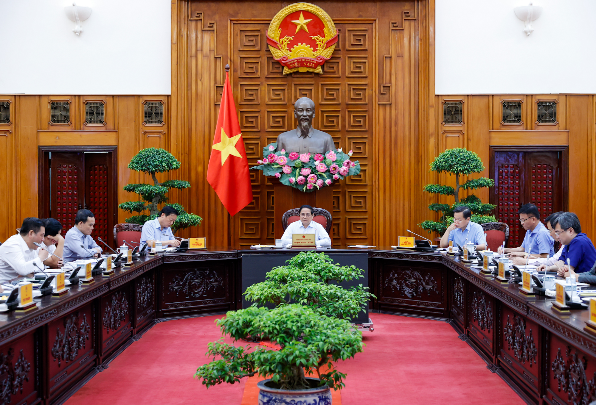 Thủ tướng: R&agrave; so&aacute;t, t&igrave;m vướng mắc để "trị bệnh" tr&igrave; trệ của c&aacute;n bộ- Ảnh 2.