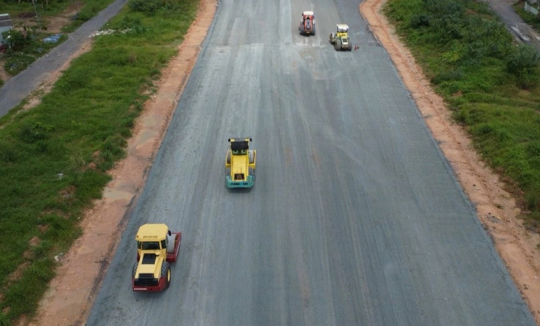 Hợp long cầu d&agrave;i hơn 3,3km tr&ecirc;n cao tốc Bến Lức - Long Th&agrave;nh- Ảnh 1.