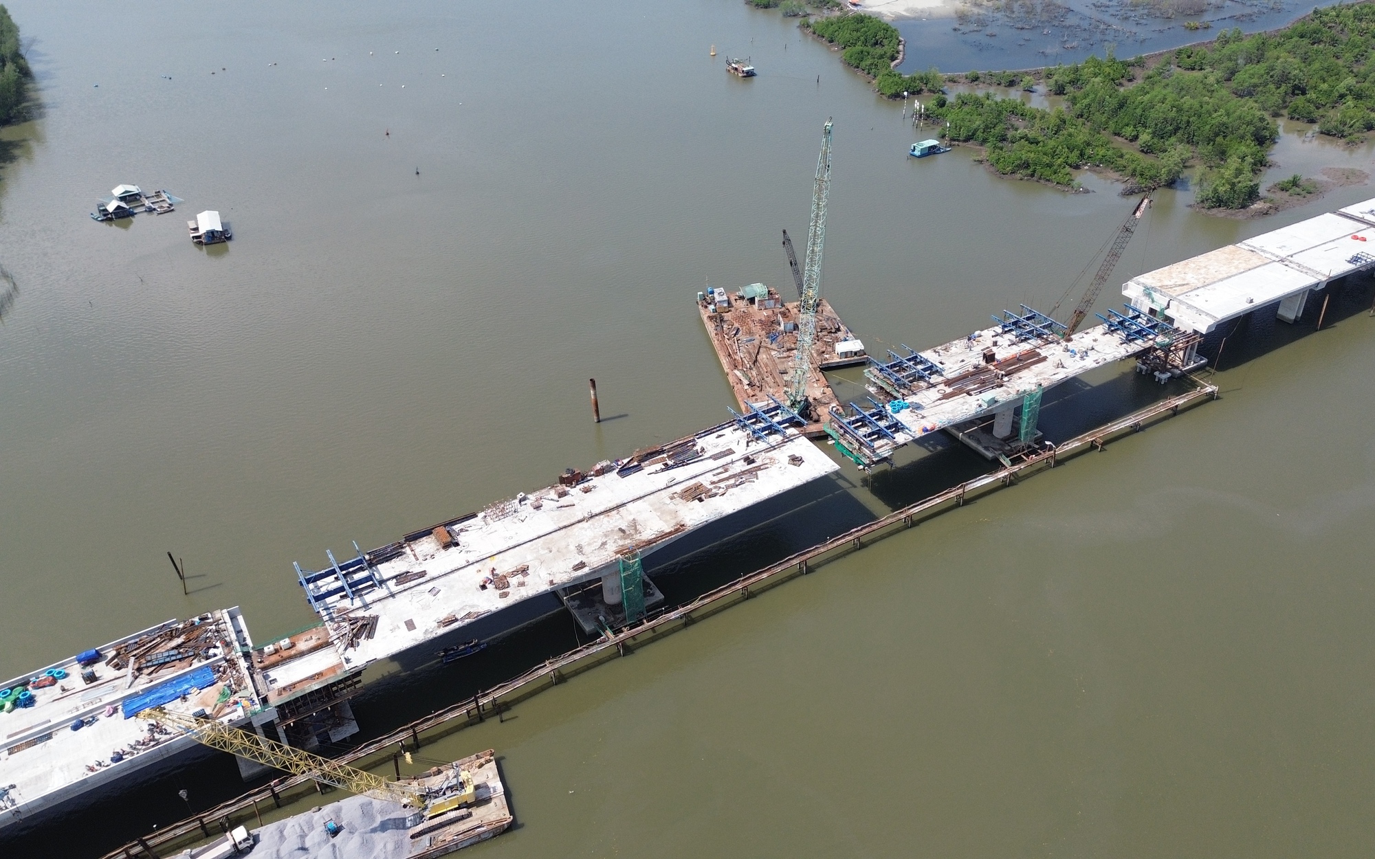 Cận cảnh hợp long cầu Thị Vải tr&ecirc;n cao tốc Bến Lức - Long Th&agrave;nh