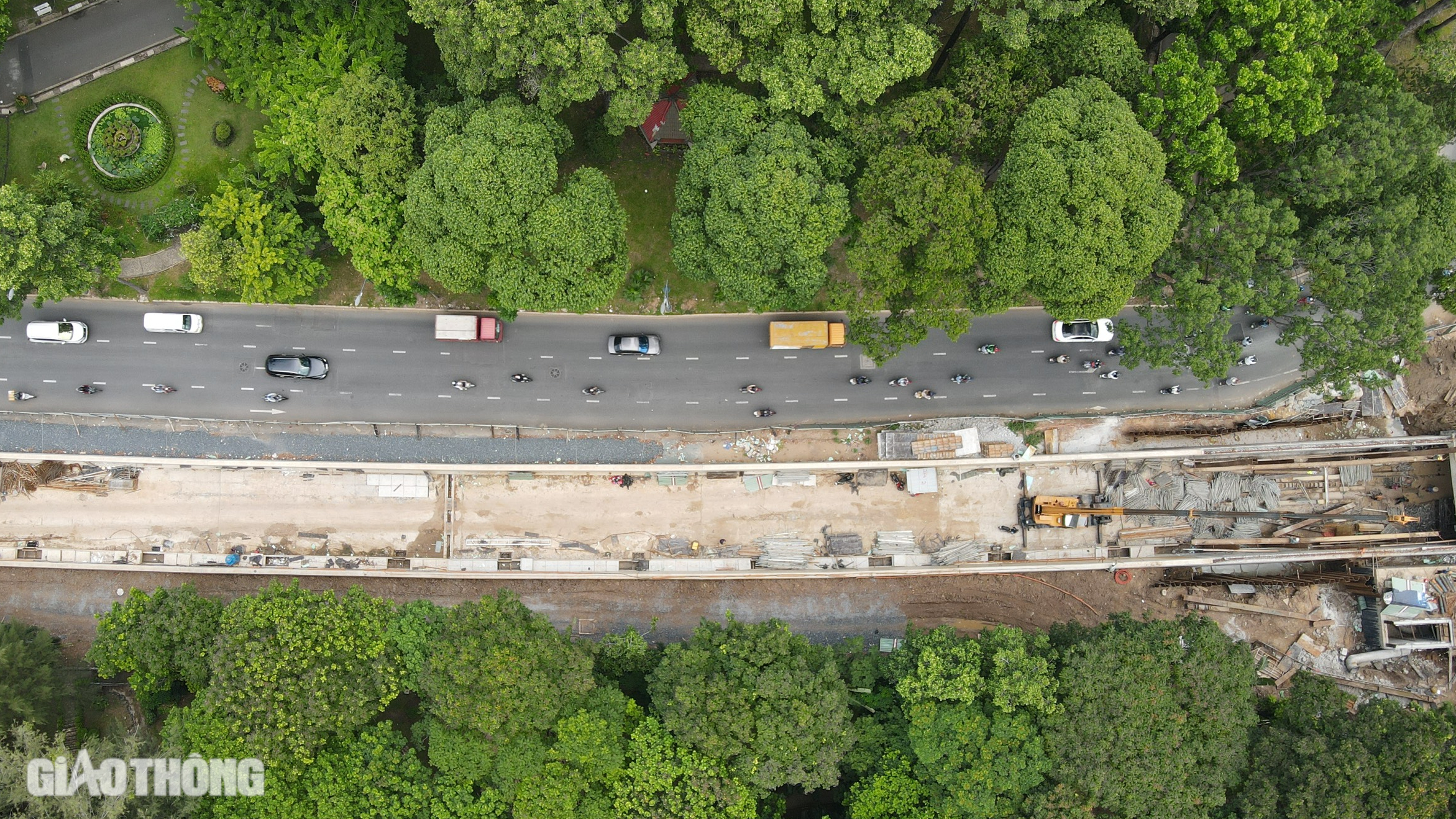 Hầm chui hơn 200 tỷ ở cửa ng&otilde; s&acirc;n bay T&acirc;n Sơn Nhất hối hả về đ&iacute;ch- Ảnh 9.