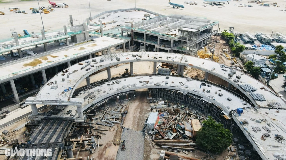 Hầm chui hơn 200 tỷ ở cửa ng&otilde; s&acirc;n bay T&acirc;n Sơn Nhất hối hả về đ&iacute;ch- Ảnh 10.