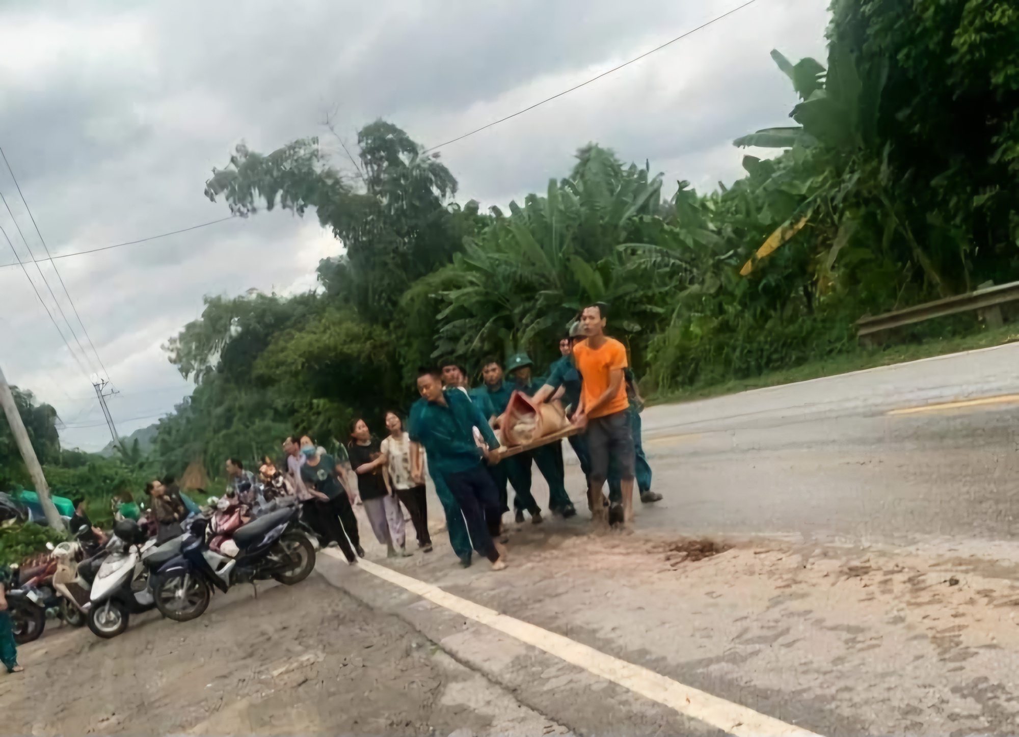 Một người tử vong do sạt lở đất ở Tuy&ecirc;n Quang- Ảnh 1.