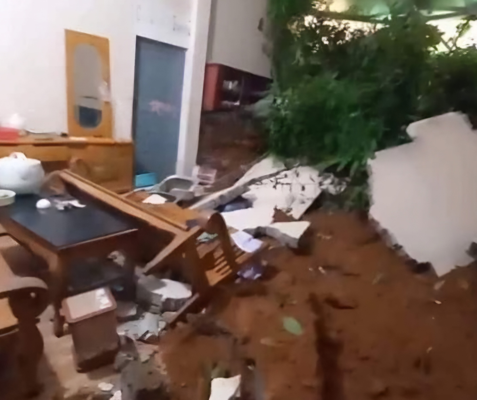 Một người tử vong do sạt lở đất ở Tuy&ecirc;n Quang- Ảnh 6.