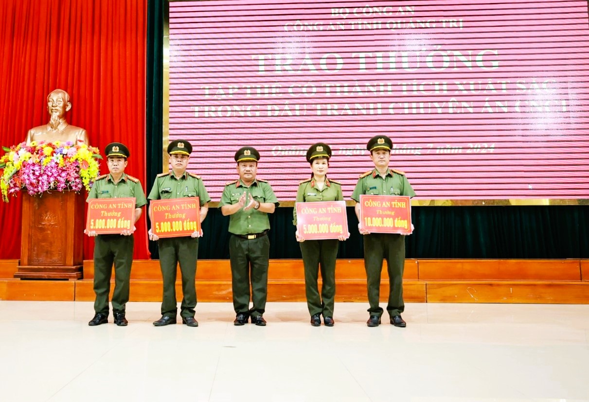 Triệt ph&aacute; đường d&acirc;y d&ugrave;ng người dưới 16 tuổi khi&ecirc;u d&acirc;m- Ảnh 1.