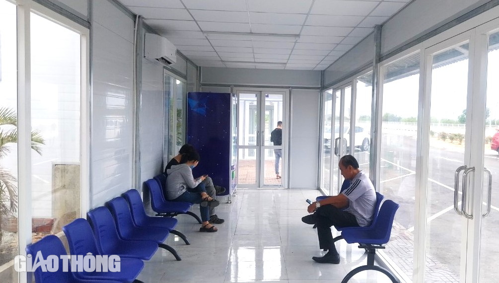 Ngỡ ng&agrave;ng với trạm dừng nghỉ tạm tr&ecirc;n cao tốc Cam L&acirc;m - Vĩnh Hảo- Ảnh 6.
