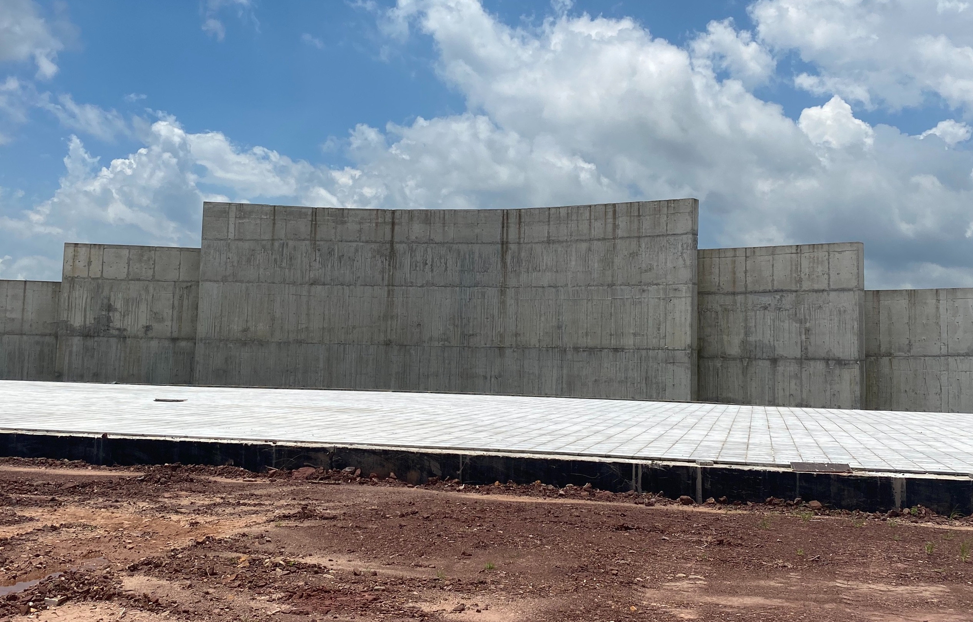 Quảng Ninh: Dự &aacute;n quảng trường h&agrave;ng triệu đ&ocirc; &igrave; ạch thi c&ocirc;ng- Ảnh 5.