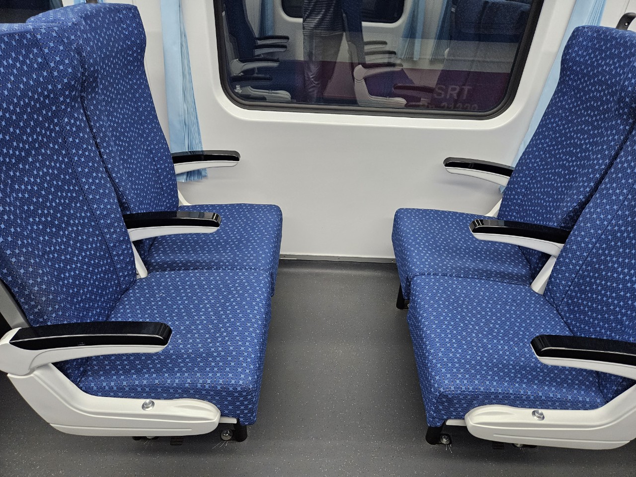 Cận cảnh toa t&agrave;u hạng sang chạy tuyến S&agrave;i G&ograve;n - Nha Trang- Ảnh 4.