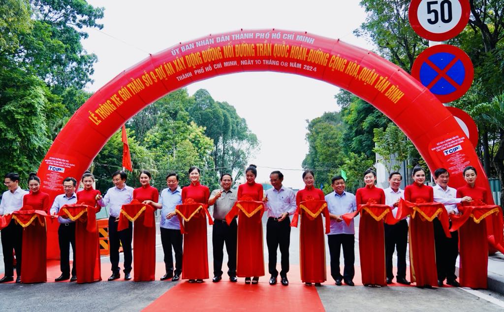 Thủ tướng: Xong hầm chui Trần Quốc Ho&agrave;n, TP.HCM ph&aacute;t huy l&agrave;m tốt c&aacute;c dự &aacute;n kh&aacute;c- Ảnh 1.