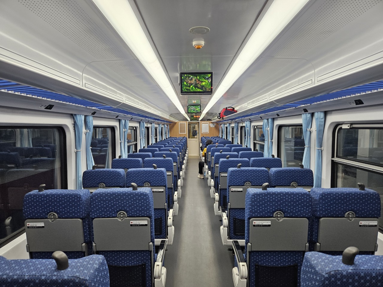 Cận cảnh toa t&agrave;u hạng sang chạy tuyến S&agrave;i G&ograve;n - Nha Trang- Ảnh 3.