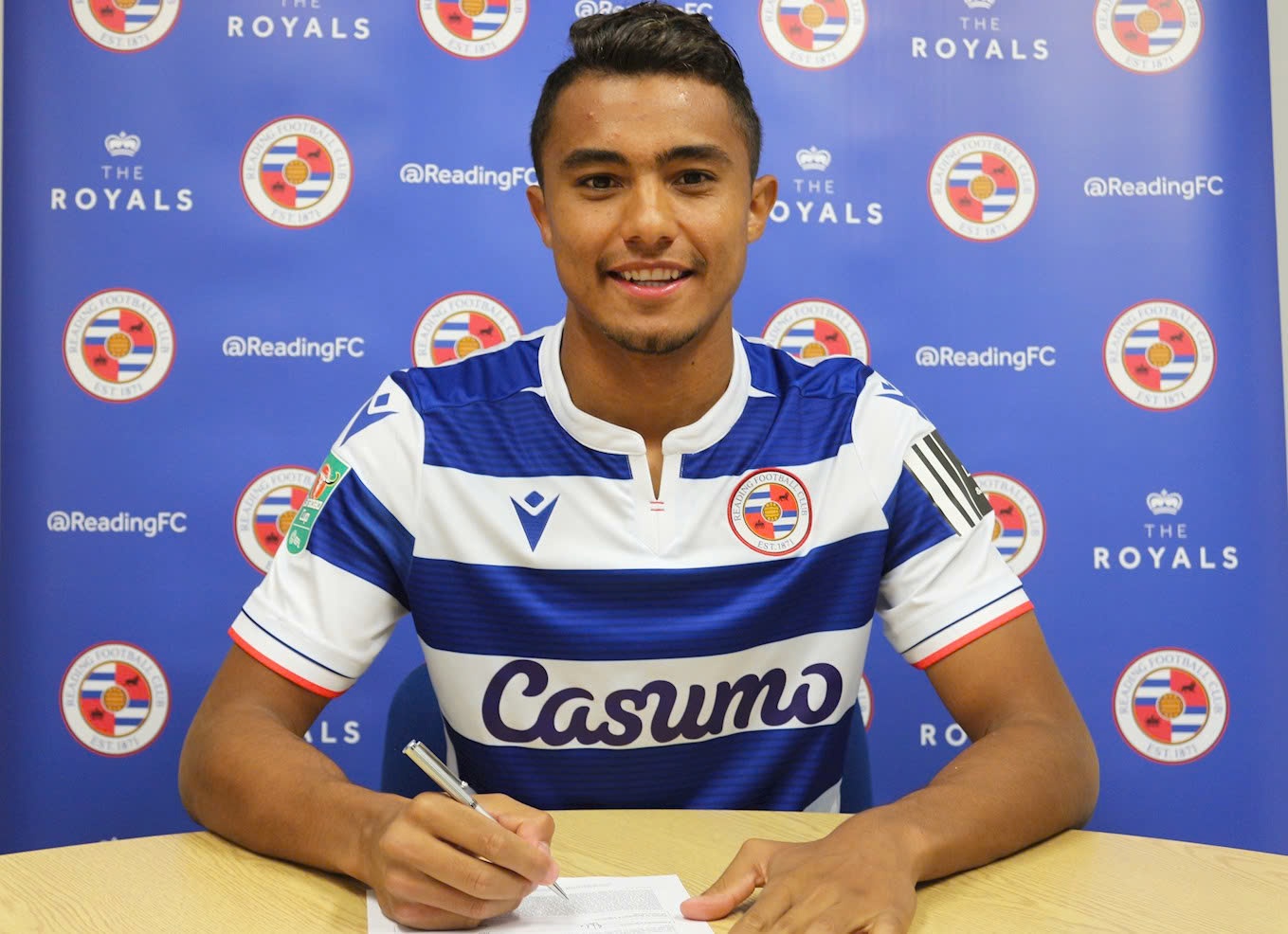 Tân binh V-League chiêu mộ ngôi sao trưởng thành từ lò Barcelona?- Ảnh 1. Tân binh V-League chiêu mộ ngôi sao trưởng thành từ lò Barcelona?- Ảnh 1.