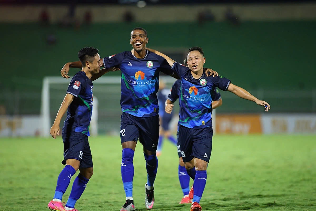 Đội á quân V-League “tan đàn xẻ nghé” sau mùa giải 2023-2024- Ảnh 1. Đội á quân V-League “tan đàn xẻ nghé” sau mùa giải 2023-2024- Ảnh 1.