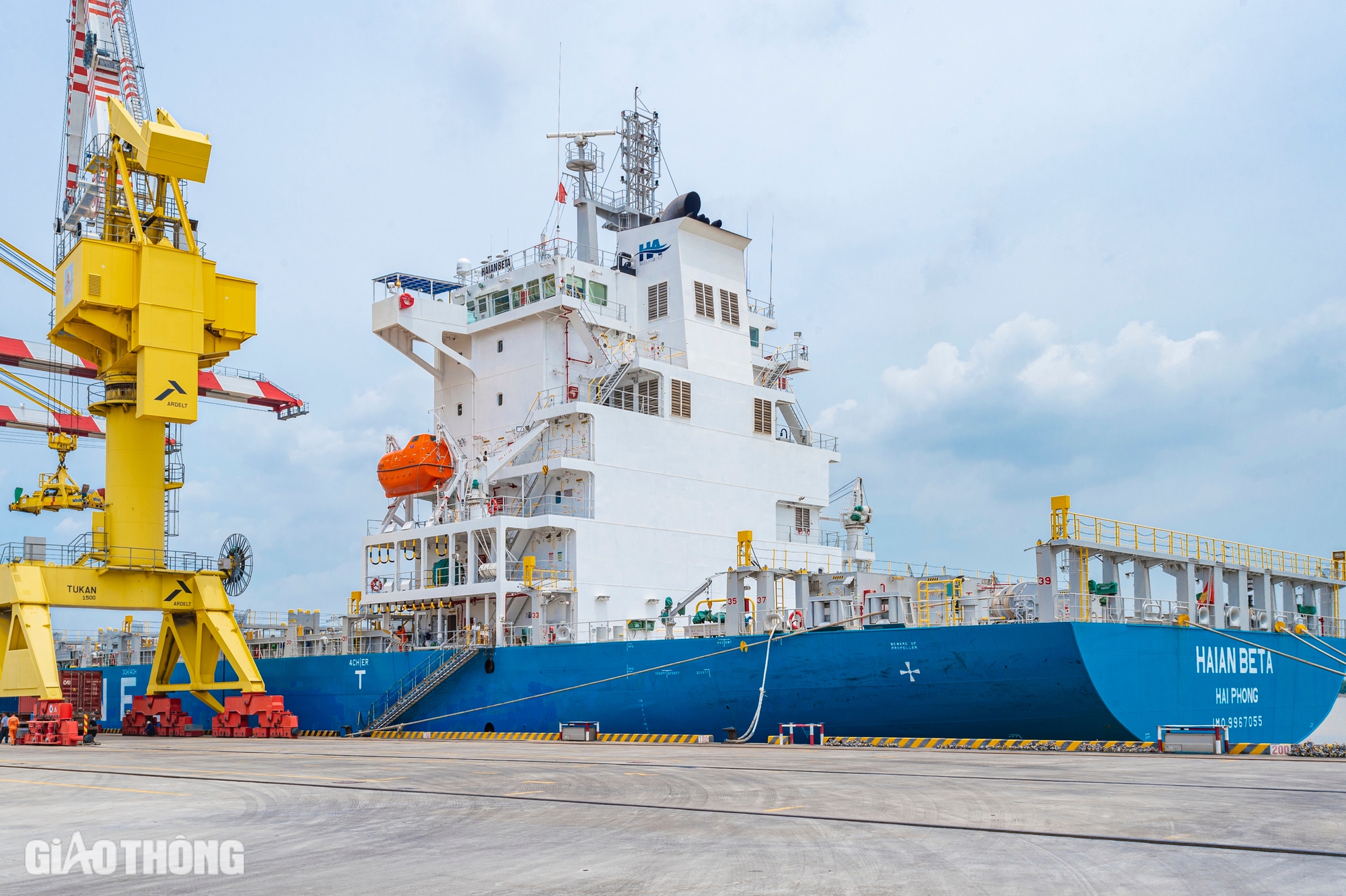 C&oacute; g&igrave; đặc biệt b&ecirc;n trong t&agrave;u container lớn nhất Việt Nam?- Ảnh 2.