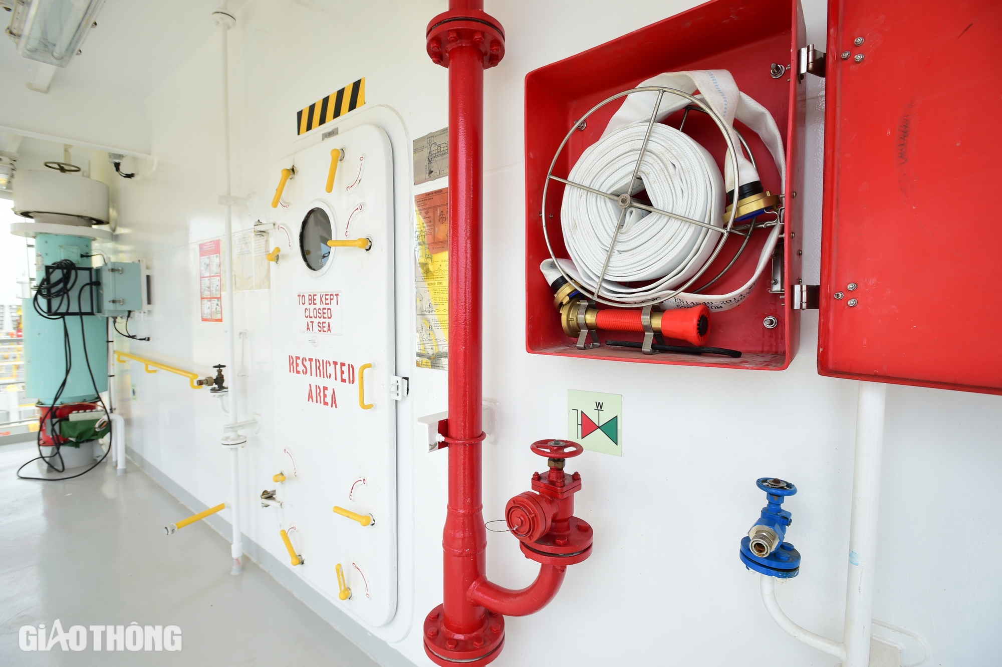 C&oacute; g&igrave; đặc biệt b&ecirc;n trong t&agrave;u container lớn nhất Việt Nam?- Ảnh 15.