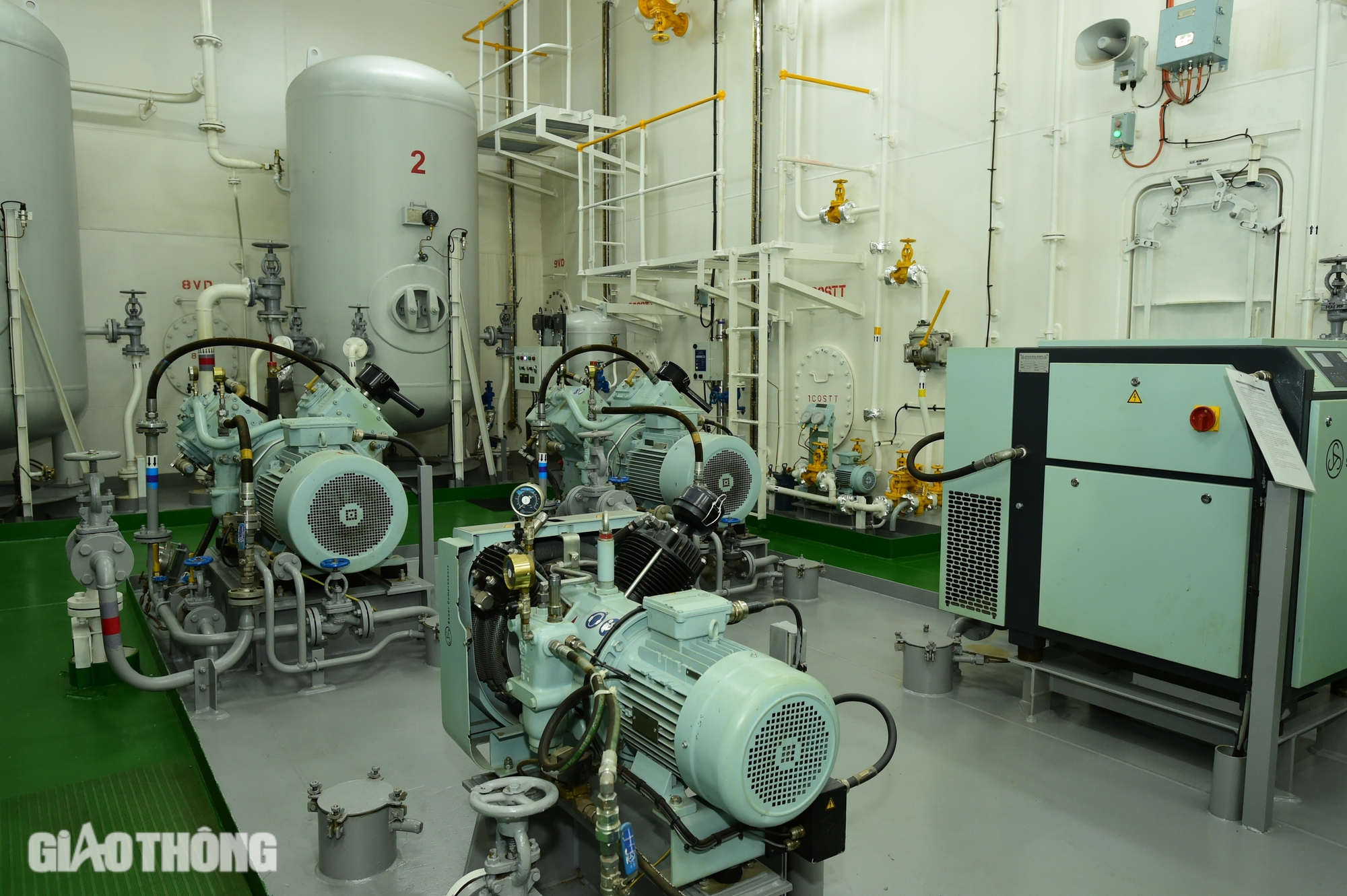 C&oacute; g&igrave; đặc biệt b&ecirc;n trong t&agrave;u container lớn nhất Việt Nam?- Ảnh 29.