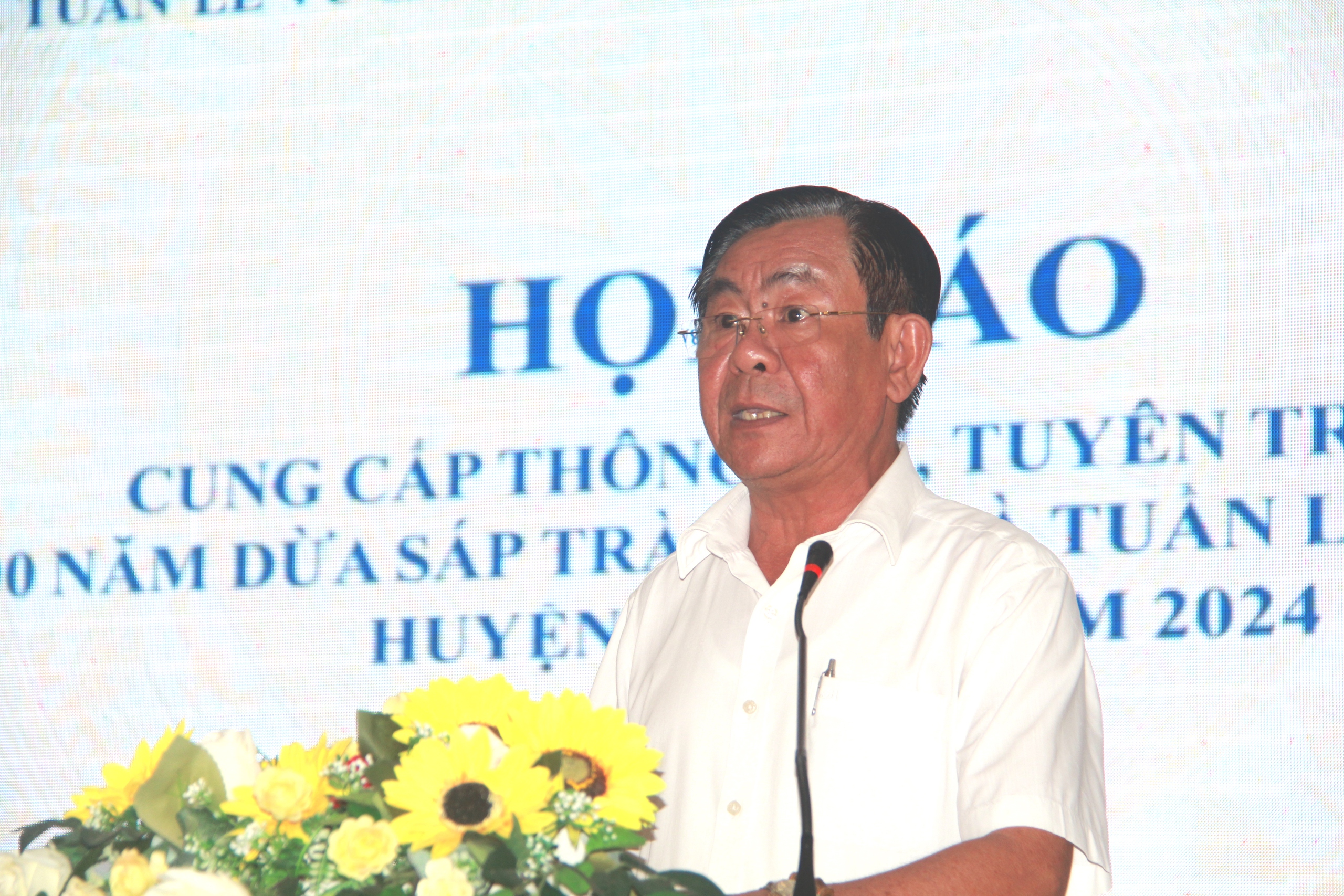 Cuối th&aacute;ng 8, Tr&agrave; Vinh lần đầu tổ chức lễ hội ri&ecirc;ng cho tr&aacute;i dừa s&aacute;p- Ảnh 1.