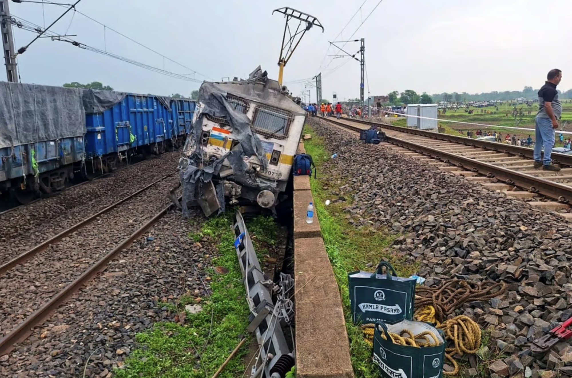 &Aacute;p lực bủa v&acirc;y đường sắt Ấn Độ sau li&ecirc;n tiếp sự cố- Ảnh 2.