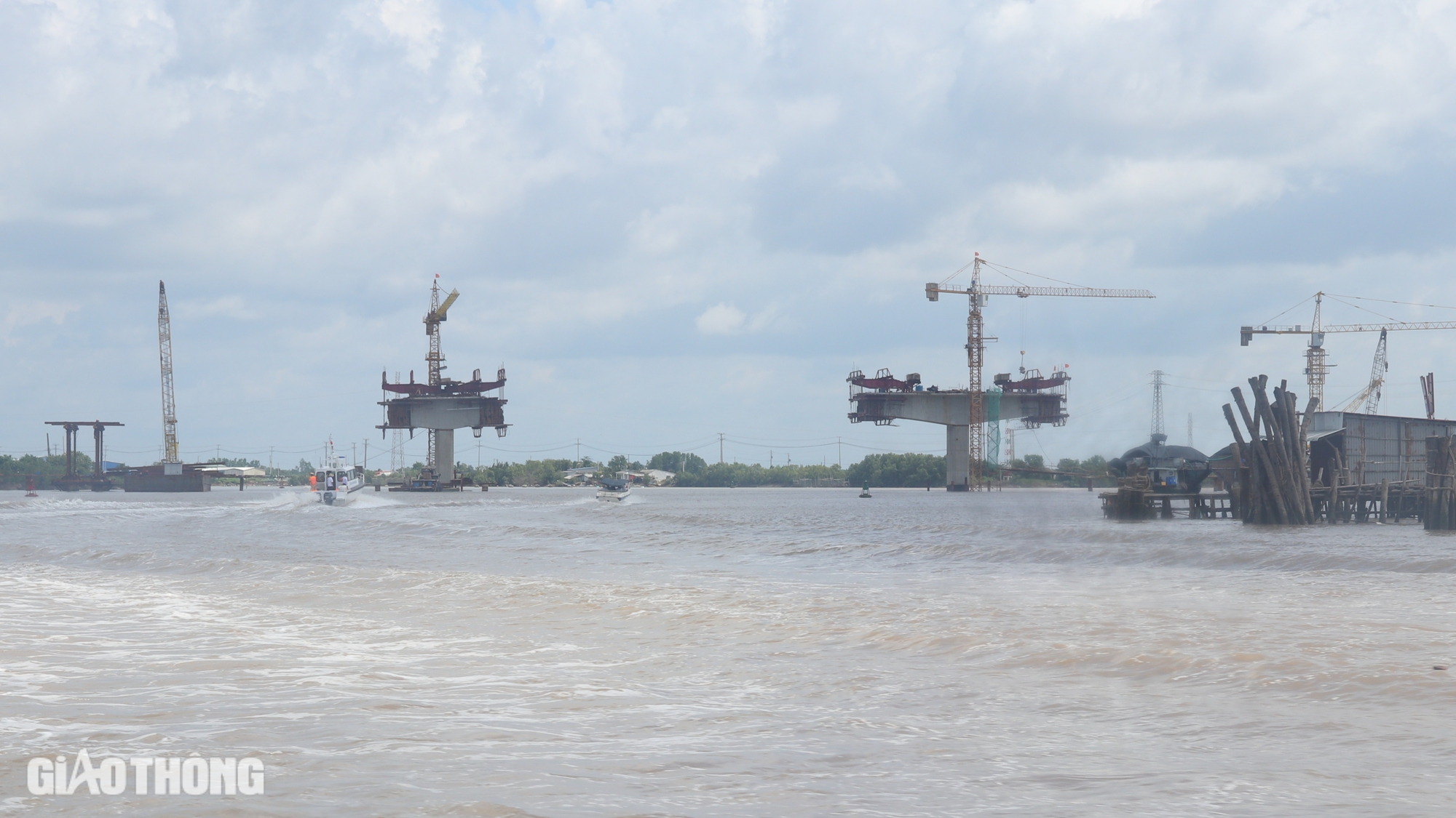 Tăng tốc thi c&ocirc;ng cầu hơn 650 tỷ bắc qua s&ocirc;ng G&agrave;nh H&agrave;o- Ảnh 1.