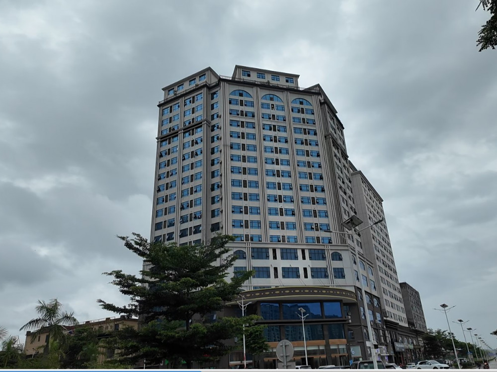 H&agrave;nh tr&igrave;nh đột k&iacute;ch khu Tam Gi&aacute;c V&agrave;ng bắt 155 đối tượng lừa đảo qua mạng- Ảnh 1.