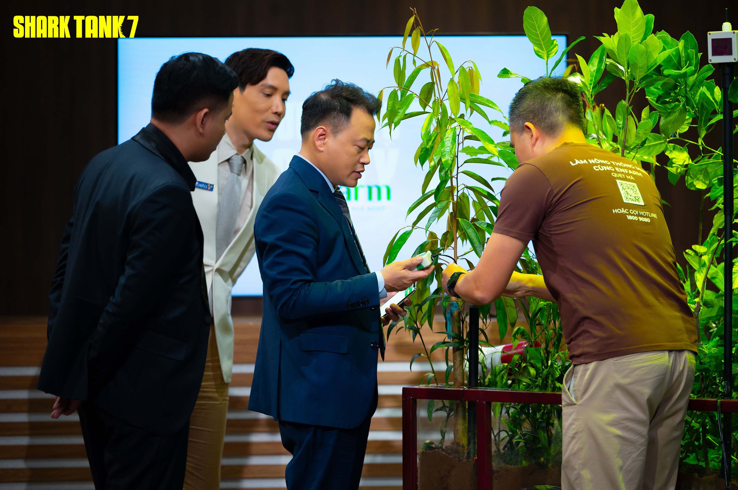 Startup c&oacute; cảm biến đo dinh dưỡng đất khiến Shark Hưng v&agrave; Shark Th&aacute;i cạnh tranh- Ảnh 2.
