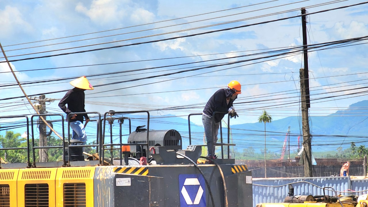 Hạ tầng kỹ thuật cản tiến độ cao tốc qua Quảng Ng&atilde;i- Ảnh 5.