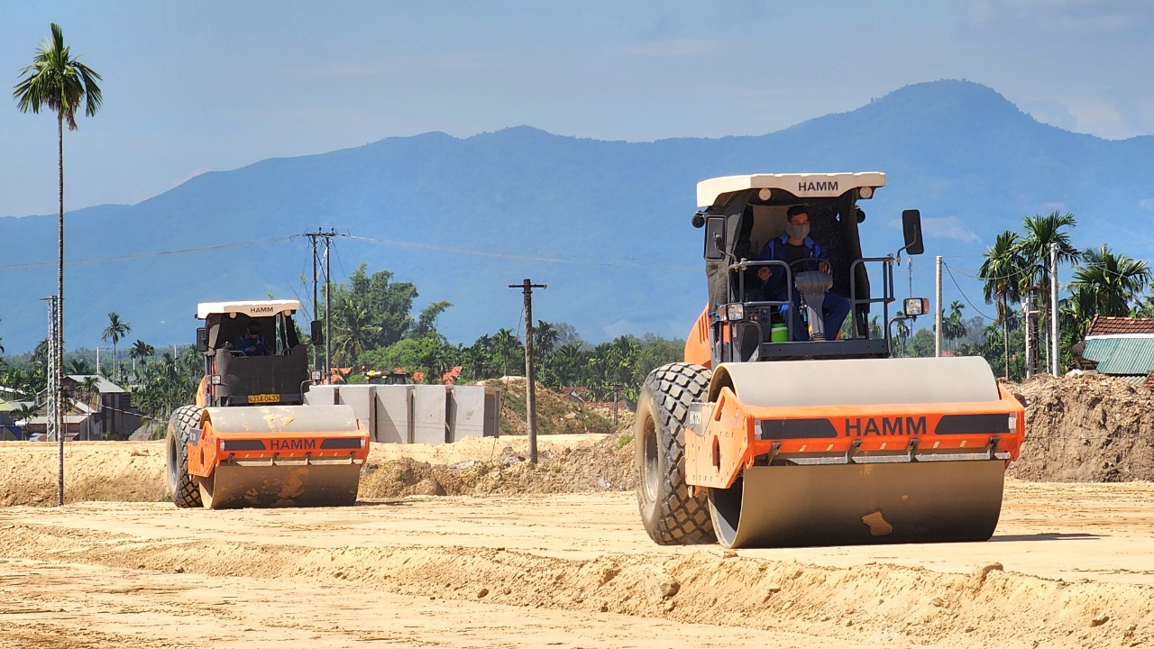 Hạ tầng kỹ thuật cản tiến độ cao tốc qua Quảng Ng&atilde;i- Ảnh 9.