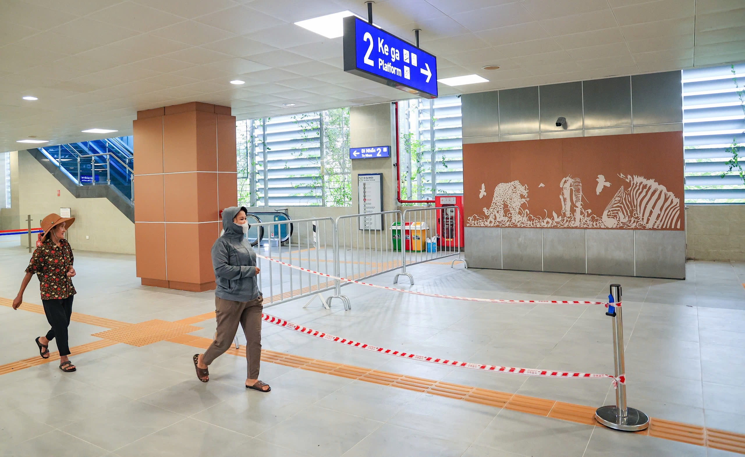 Bất ngờ với bức tranh đặc biệt tại c&aacute;c nh&agrave; ga metro Nhổn - ga H&agrave; Nội- Ảnh 2.