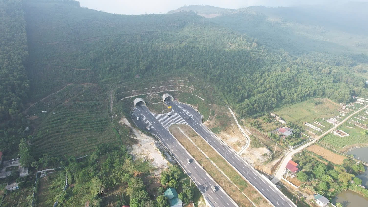 HHV tr&uacute;ng thầu quản l&yacute; vận h&agrave;nh nhiều đoạn tuyến tr&ecirc;n cao tốc Bắc - Nam- Ảnh 1.