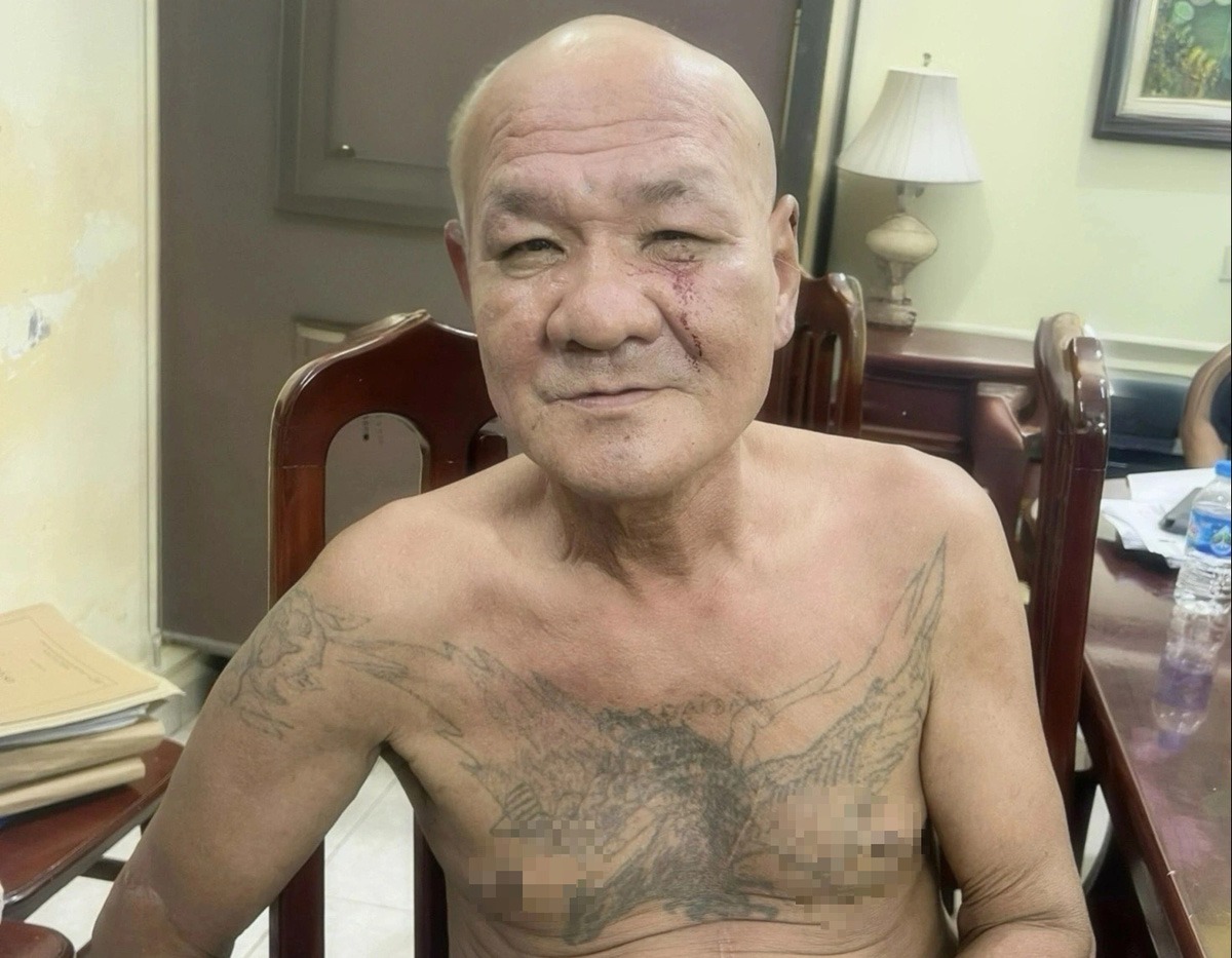 Lộ nguy&ecirc;n nh&acirc;n đối tượng cầm dao ch&eacute;m gục người tr&ecirc;n phố Trần Quang Khải- Ảnh 1.